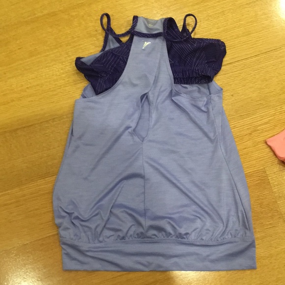 💪🏻Old Navy Active bundle of 4 tops💪🏻 - Picture 6 of 8